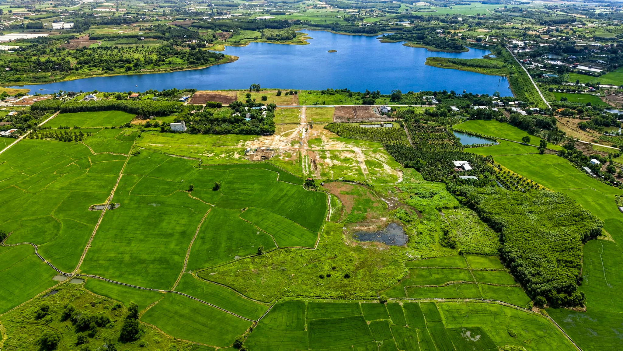 Toàn cảnh thực tế Hồ Lồ Ồ 100ha từ Flycam